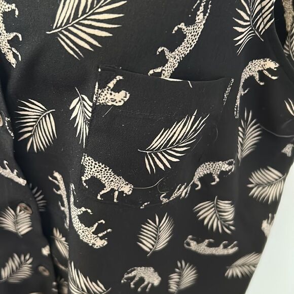 Carmen Carmen Marc Valvo black cheetah sleeveless button front blouse Size L - Picture 5 of 9